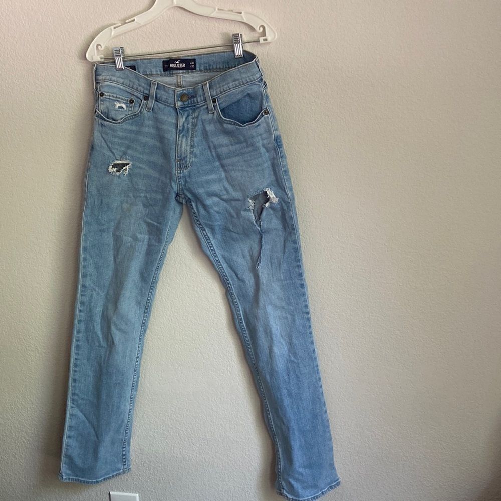 Hollister slim Straight  light distressed jeans W30 L32 used 1 time